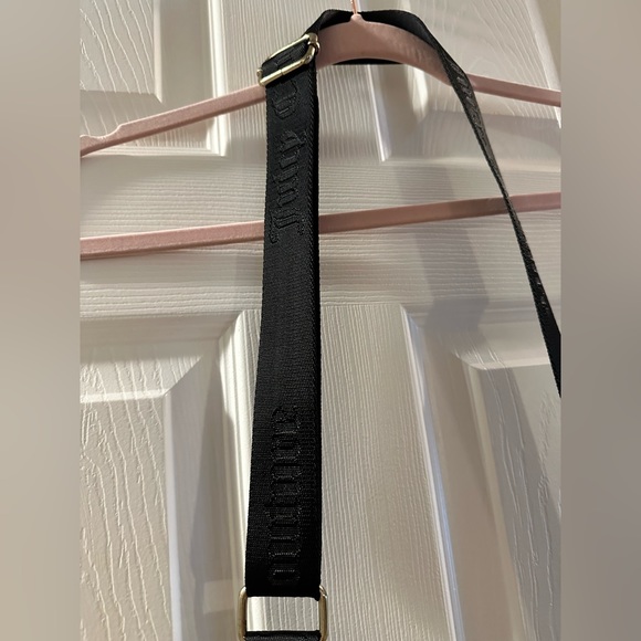 Juicy Couture shoulder bag in great shape. - Picture 4 of 6